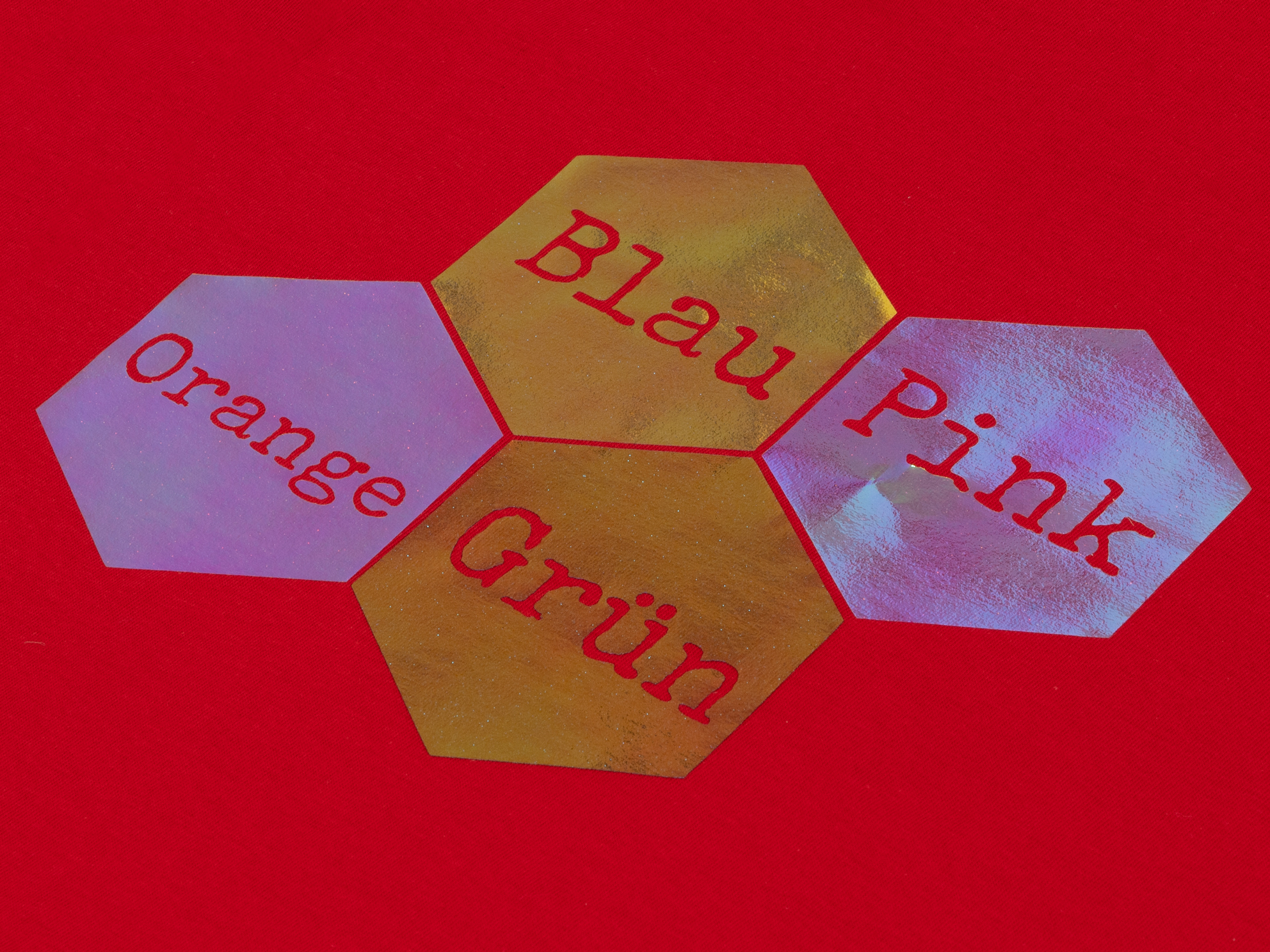 Opal auf rot