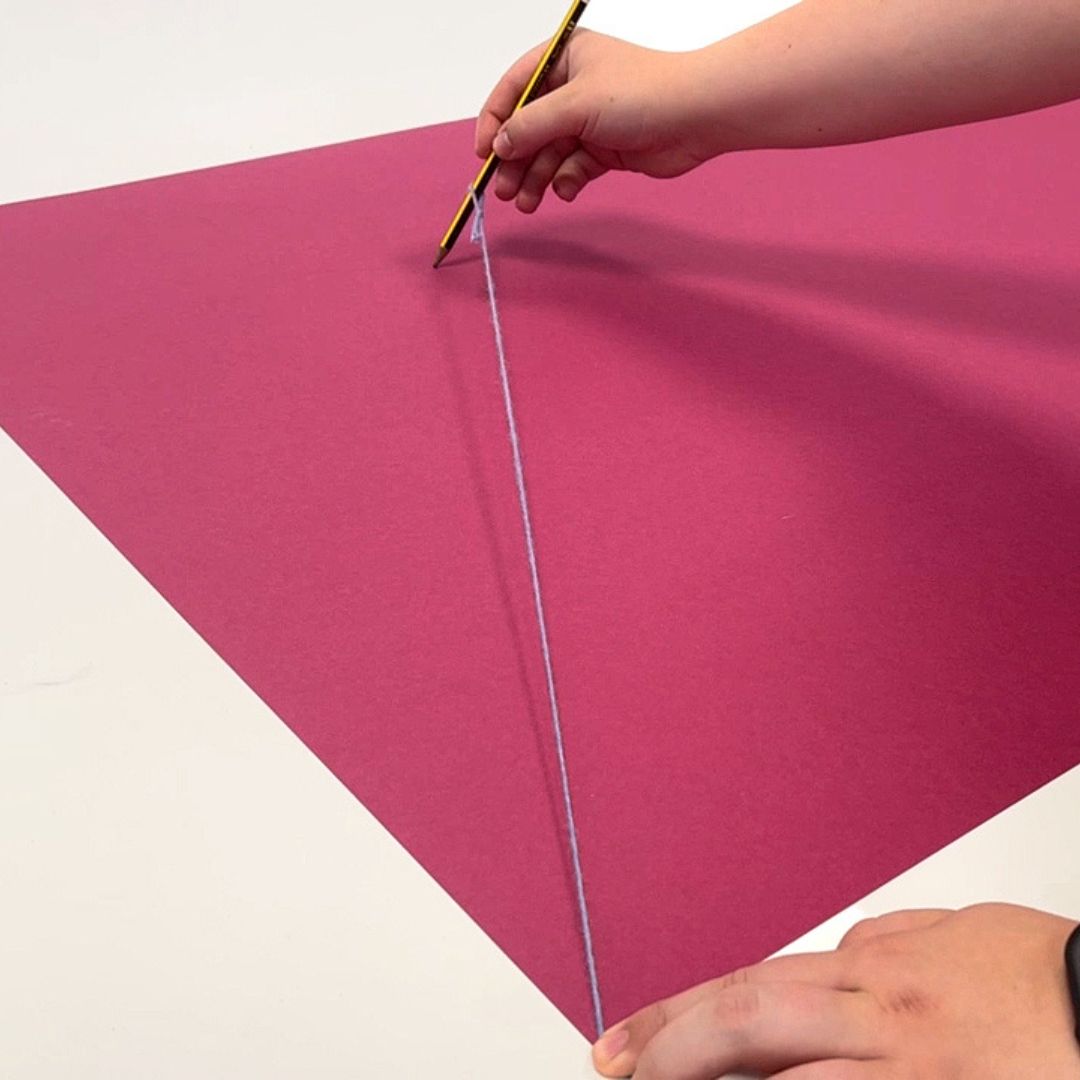 Improvisierter Zirkel Bastelkarton Schnur Stift